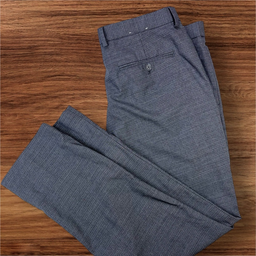 Express Men’s Gray Slim Fit Pants. Tag Size 34/30. 98% Wool